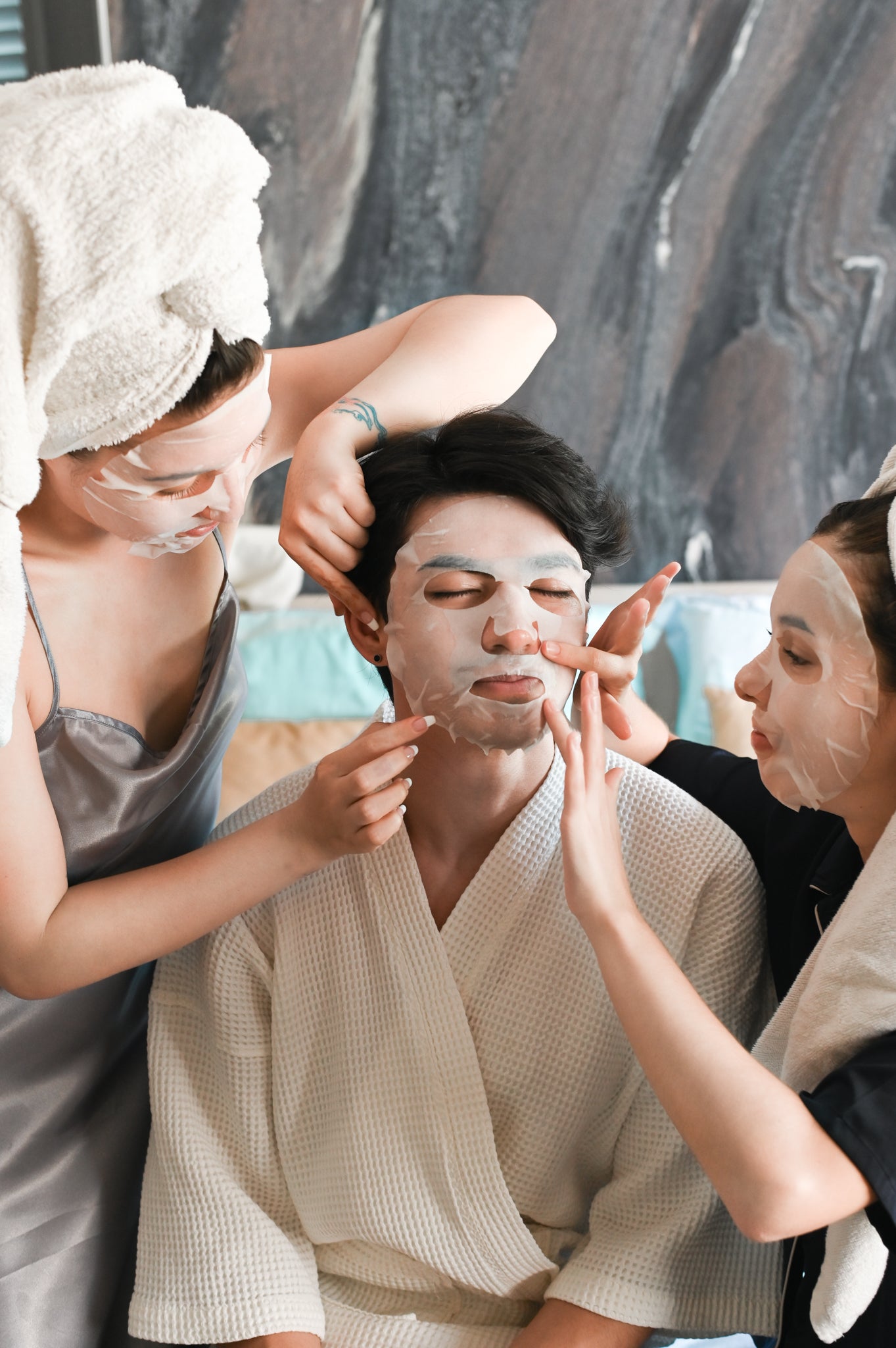 Skin-hugging technology that enhances your skincare routine.